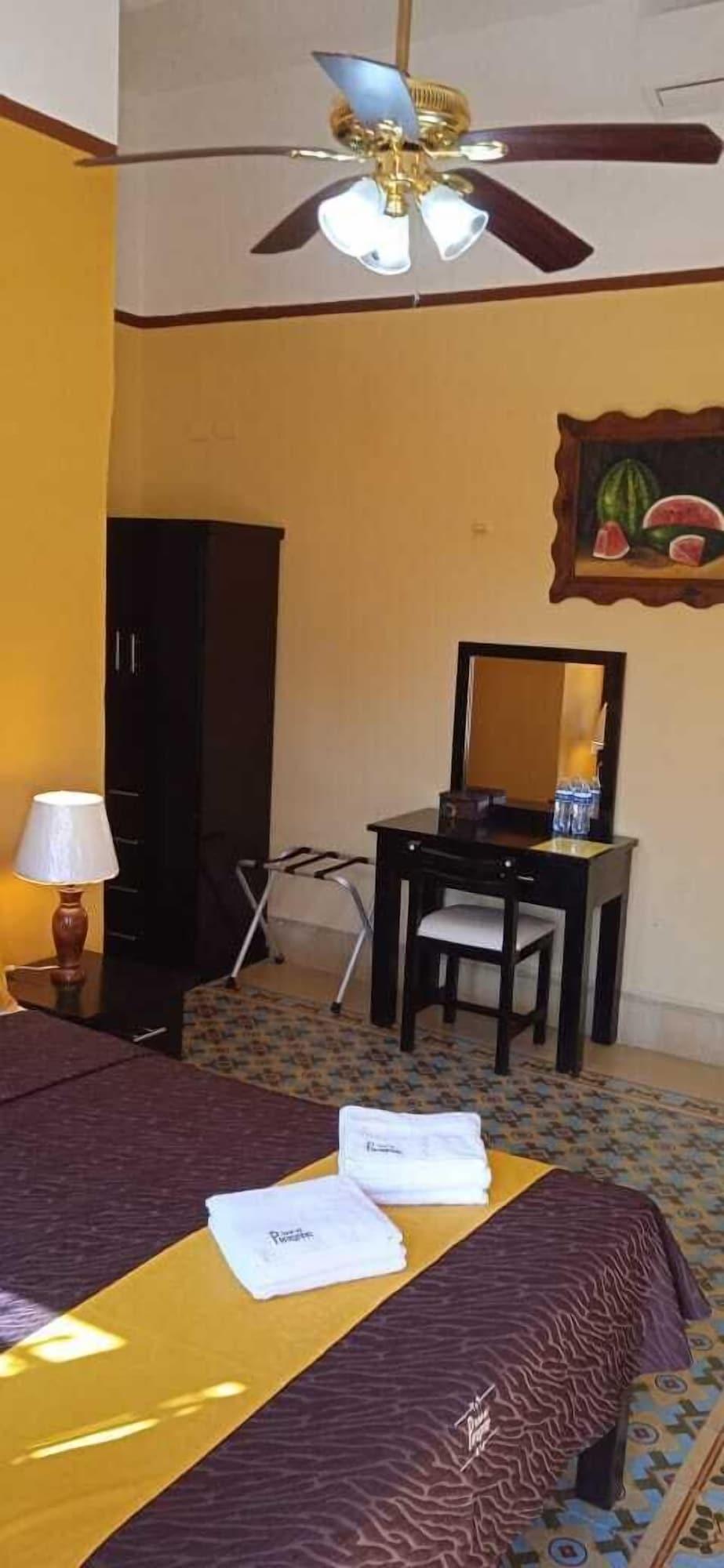 Hotel Del Peregrino Boutique Hotel Мерида Экстерьер фото